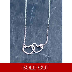 2 interlinking hearts necklace