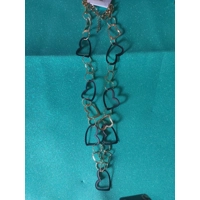 Collana lunga con catena a cuori ..