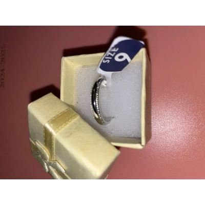 Ladies silver ring size 9 boxed gift