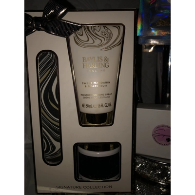 Baylis and Harding gift set