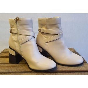 RIVER ISLAND Cream Block Heel Chain Boots Size UK6 - NEW