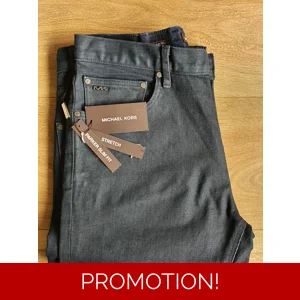 MICHAEL KORS Slim Fit Stretch Jeans 30 Waist  32 Leg - NEW