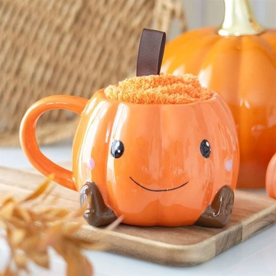 Cute Smiling Pumpkin Mug and Socks Set Cute Smiling Pumpkin Mug and Socks Set