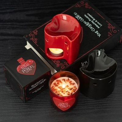 Red Heart Oil Burner and Wax Warmer Red Heart Oil Burner and Wax Warmer
