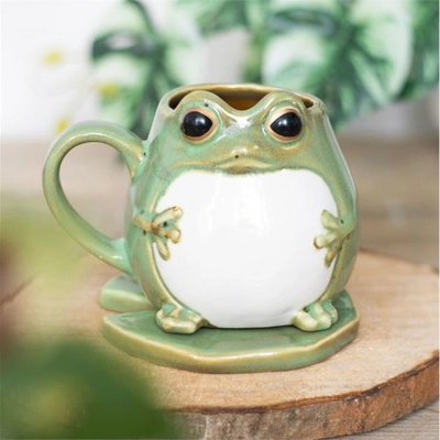 Frog Shaped Mug and Lily Pad Saucer Frog Shaped Mug and Lily Pad Saucer