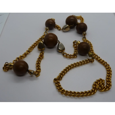 Brown bead necklace