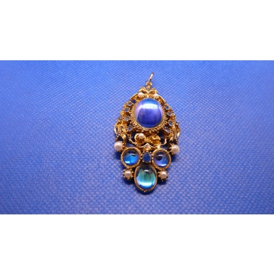 Multi gemed pendant Multi gemed pendant