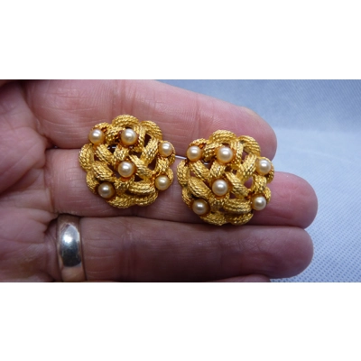Woven knot clip-ons Woven knot clip-ons