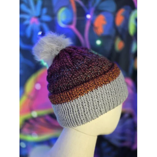 Rusty Bubble Beanie with pompom
