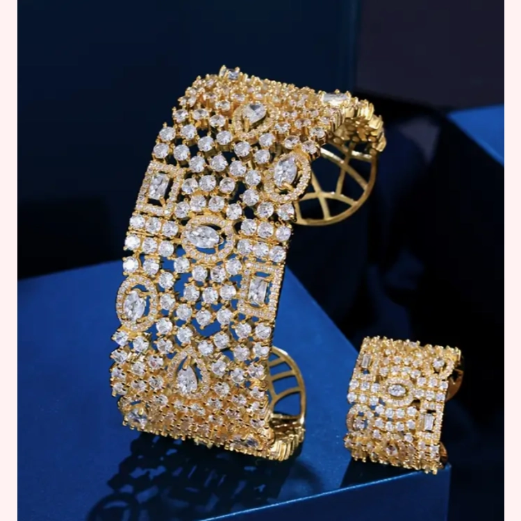 Vintage Luxurious Brilliant ..