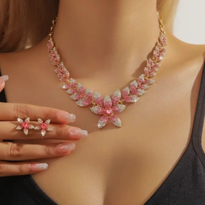 Elegant and Luxuri..