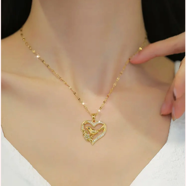 Exquisite Love Heart Golden .. Exquisite Love Heart Golden ..