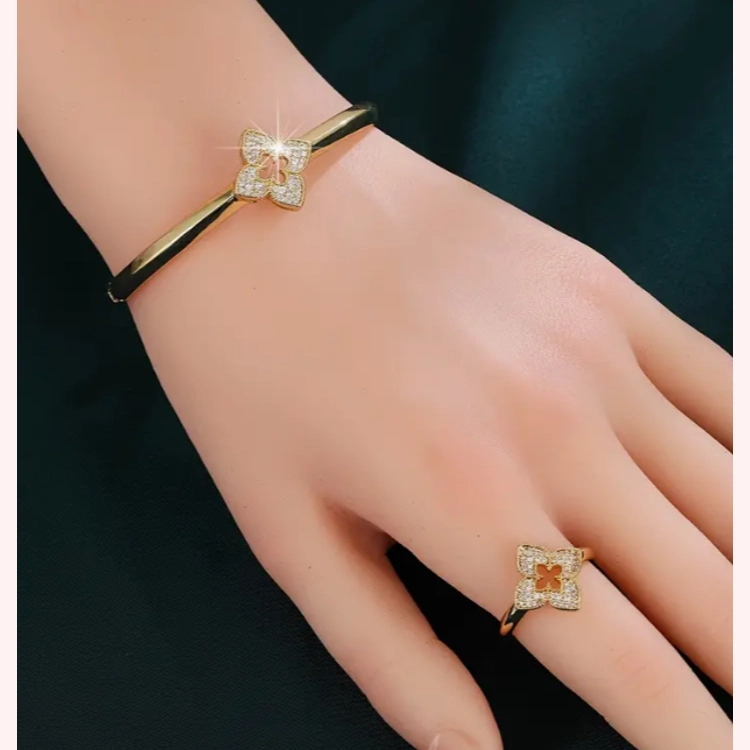 Elegant 2pcs Women'S Lucky C..