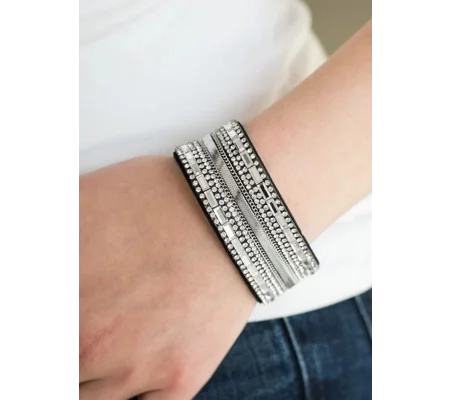 Teasingly Tomboy - Black