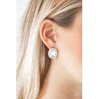 The Modern Monroe - White