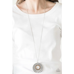 Chicly Centered - Brown