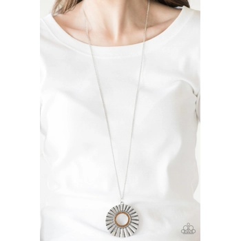 Chicly Centered - Brown