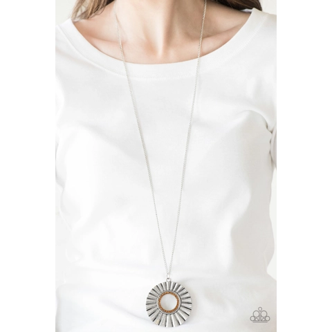 Chicly Centered - Brown