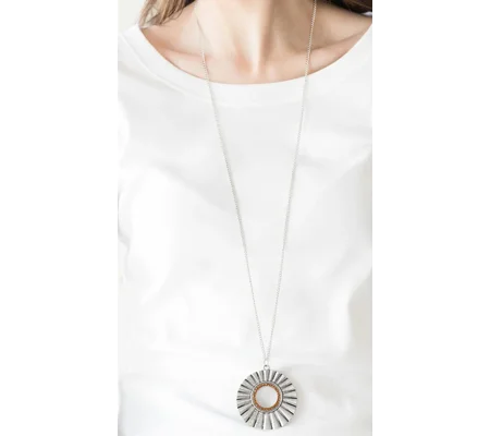Chicly Centered - Brown