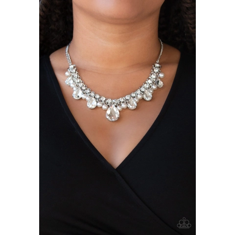 Knockout Queen - White