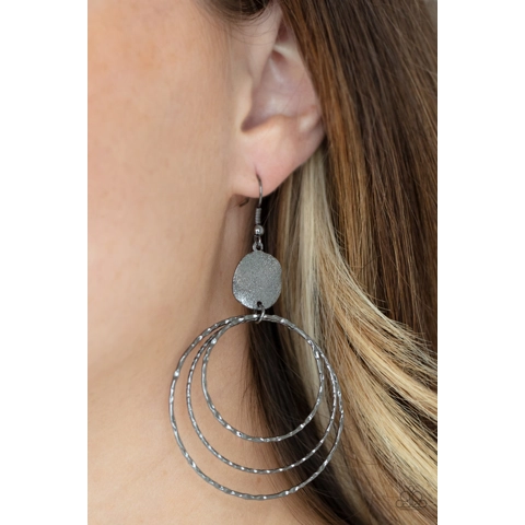 ​Universal Rehearsal - Black