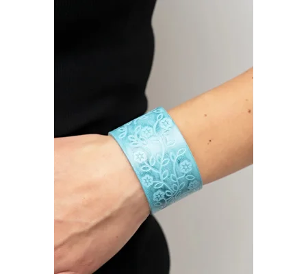 Rosy Wrap Up - Blue