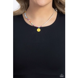 Smiling Showdown - Yellow