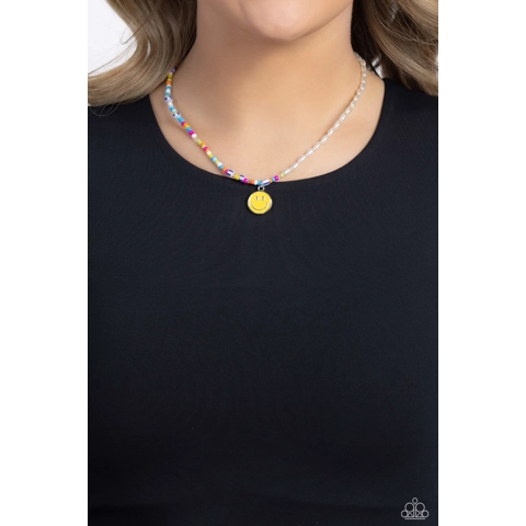 Smiling Showdown - Yellow