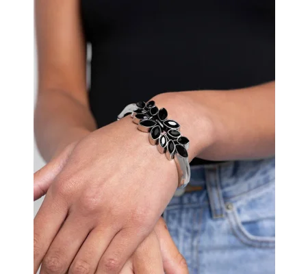 Glamorously Garnished - Black