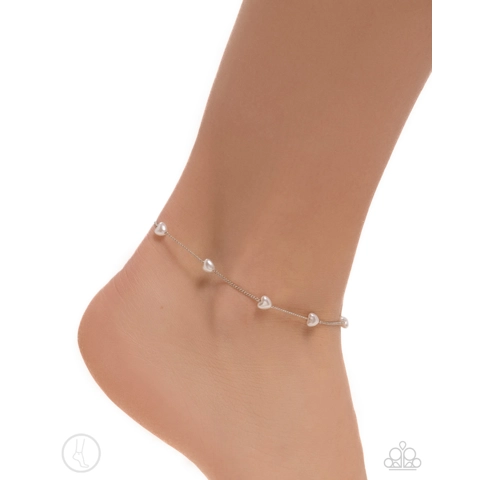 Charming Court - White