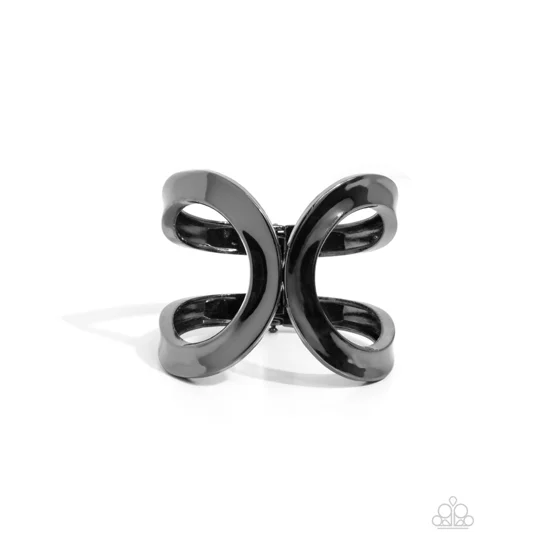 Airy Attraction - Black