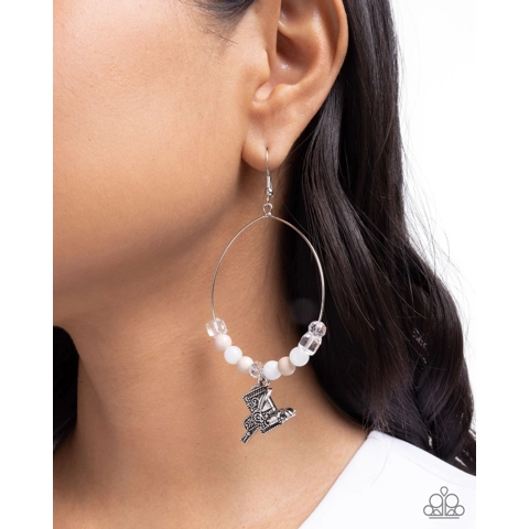 Saddle Showcase - White