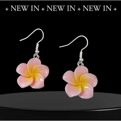 Light Pink Frangipani Flower Earrings Light Pink Frangipani Flower Earrings