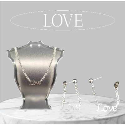 'LOVE' Parure