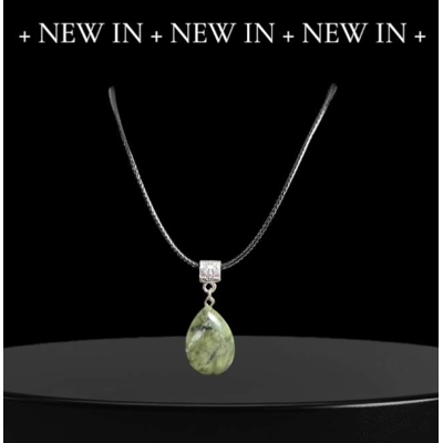 Green Stone Tear Drop Necklace Green Stone Tear Drop Necklace