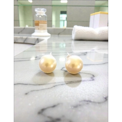 Small Pearl Earrings
