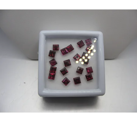 Orissa Rhodolite Garnet stones Box of 15