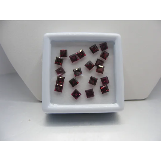 Orissa Rhodolite Garnet stones Box of 15