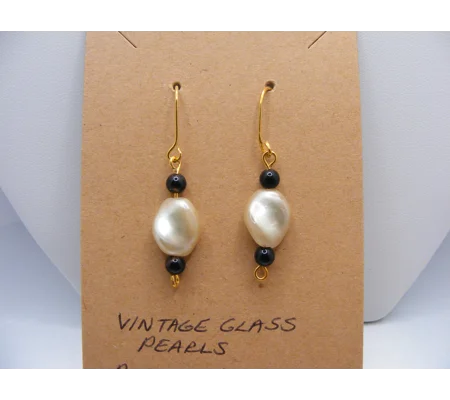 Vintage Baroque Gass Pearl and Onyx earrings