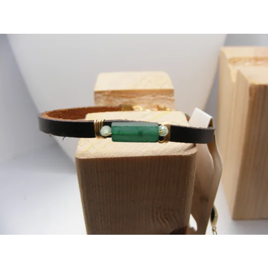 Green Agate and Crystal Leather Bracelet with Earrings