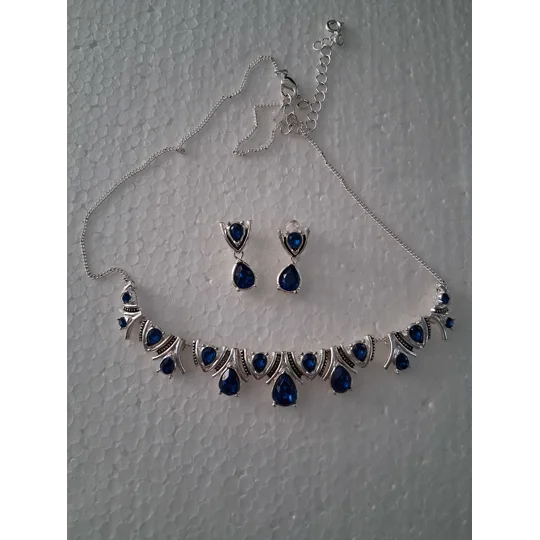 Avon Blue Deco Necklace and Earring Gift Set