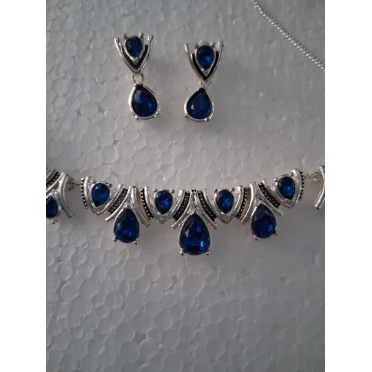 Avon Blue Deco Necklace and Earring Gift Set