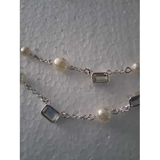 Avon Styleswap Luminous Pearlesque Necklace Gift Set
