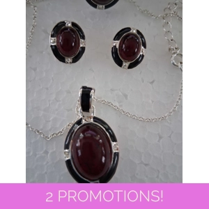 AVON 2012 East End Gift Set with Ring