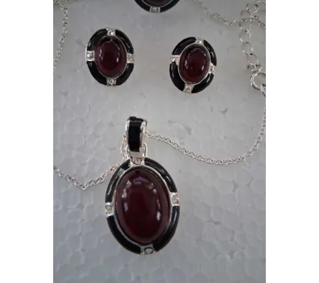 AVON 2012 East End Gift Set with Ring
