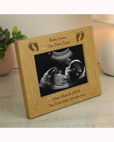 Personalised Oak Finish 6x4 Landscape Baby Footprints Photo Frame