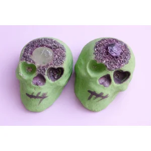 CBD Skull Bath Bomb + Crystal