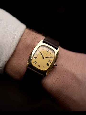 Audemars Piguet 5233 Tonneau Roman 1970s