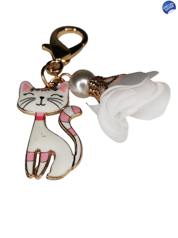 Privjesak Maca sa bijelom ružicom