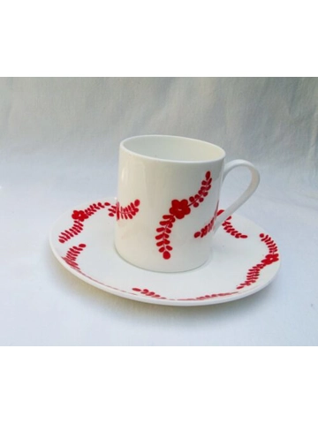 Šalica i tanjurić Crveni cvijetići Šalica i tanjurić Crveni cvijetići